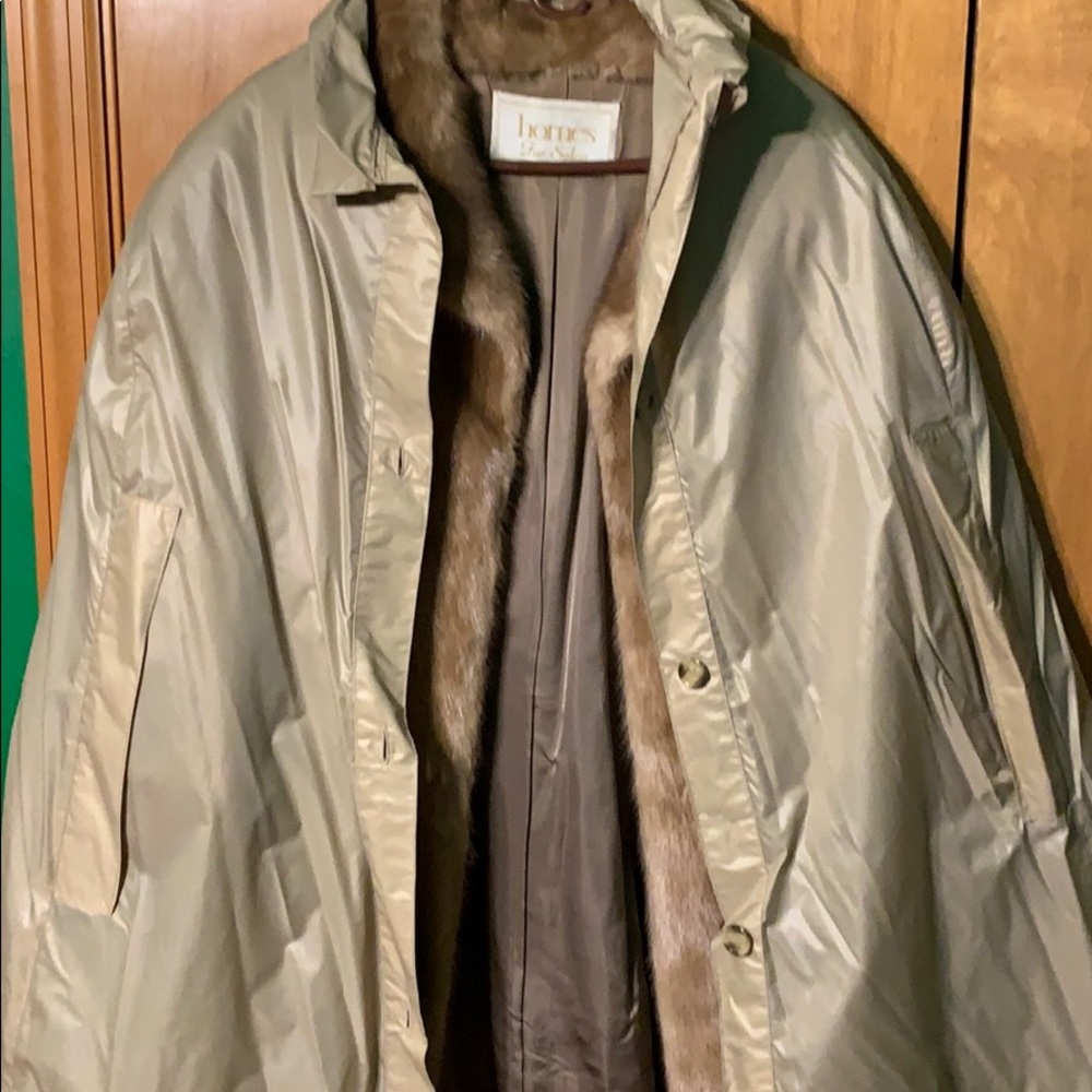 Horne’s Fur Salon Coat - Picture 6 of 7